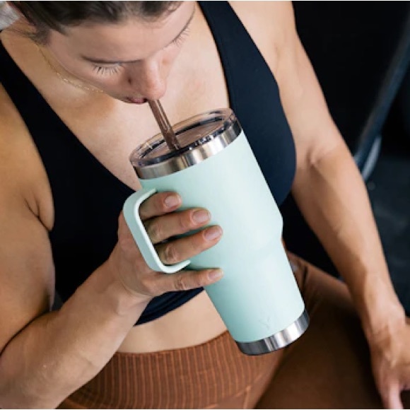 NWT YETI king crab orange RAMBLER 25oz
739 ML STRAW MUG
WITH STRAW LID - Picture 6 of 12